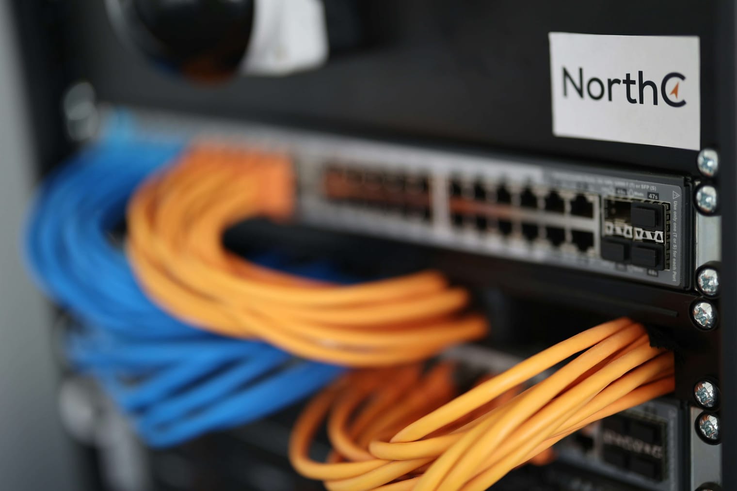 Come Contattare Sky Wifi: Numero di Telefono, Chat e Canali Digitali